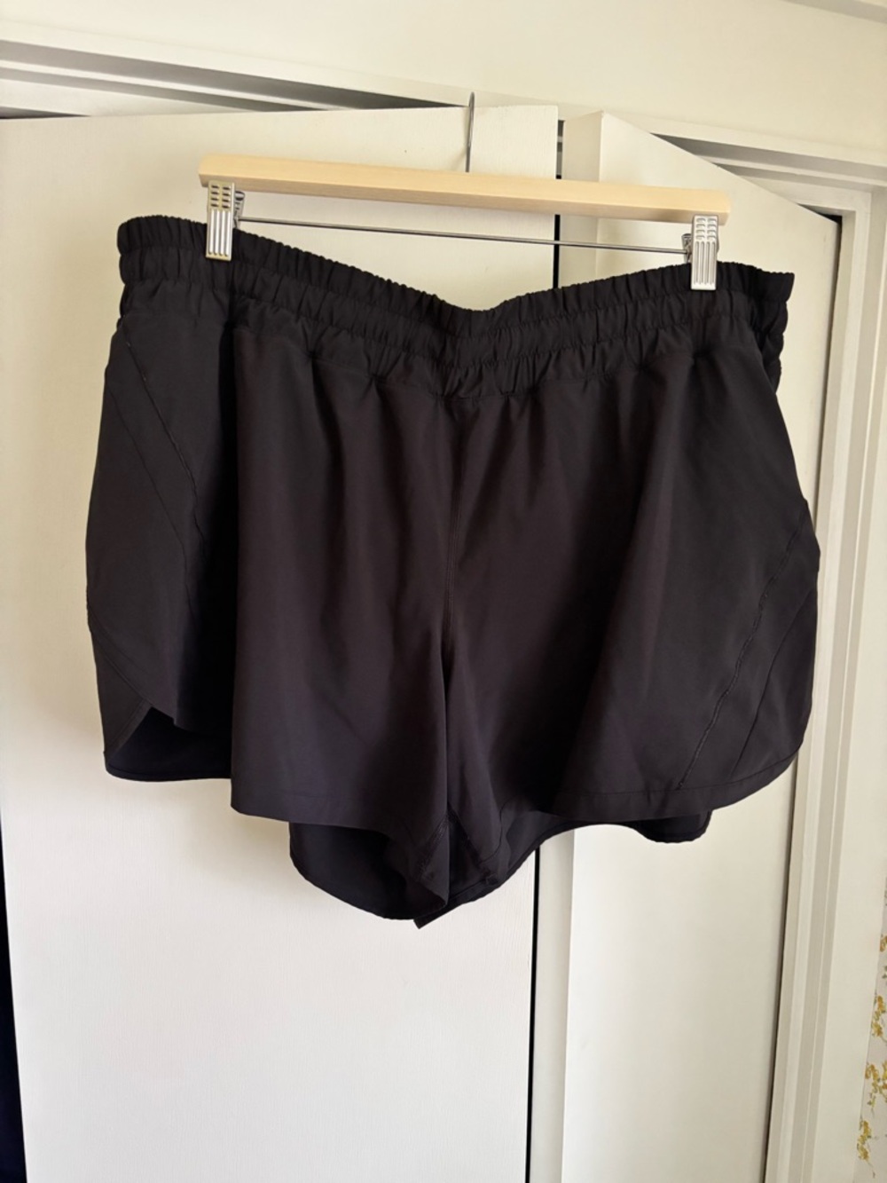 Lululemon Women's Black Athletic Running Shorts - Elastic Waist